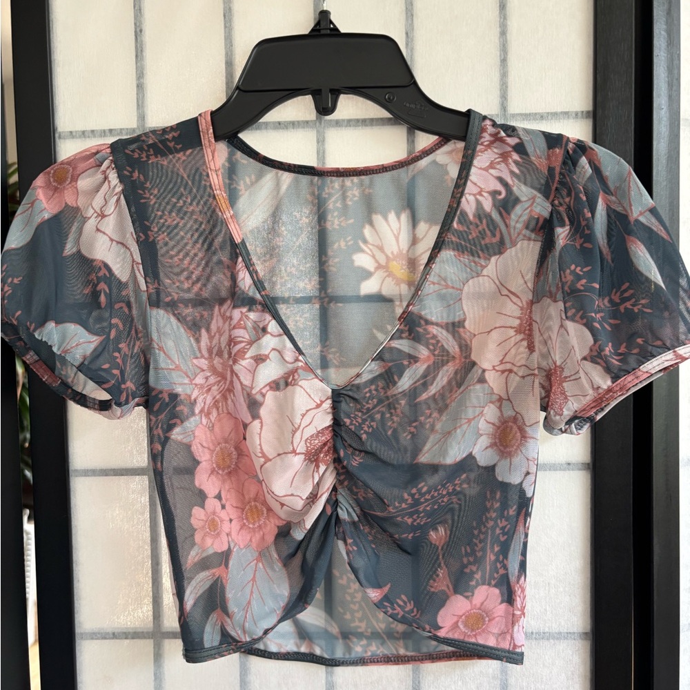 Elevé dancewear Mesh floral crop top
